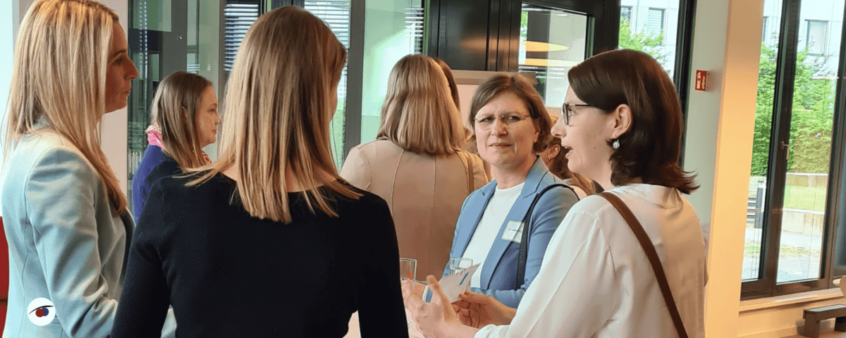 JMK 233 - Neuer Job in wenigen Monaten: ich bin über LinkedIn gefunden worden - Interview mit Dr. Juliane Eissfeldt