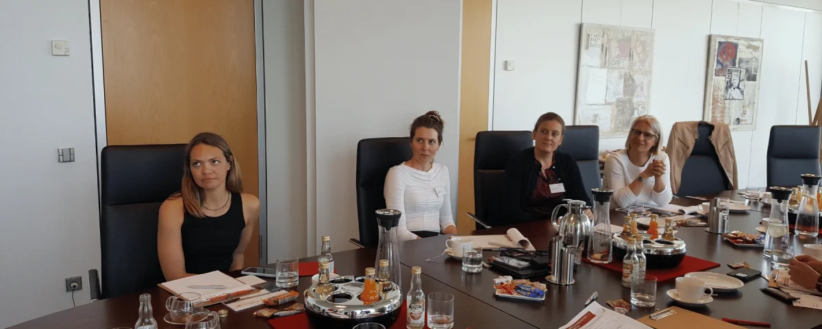 JMK 241 - Sichtbar als Speakerin - Uta Höck über ihren Weg auf die Vortragsbühne