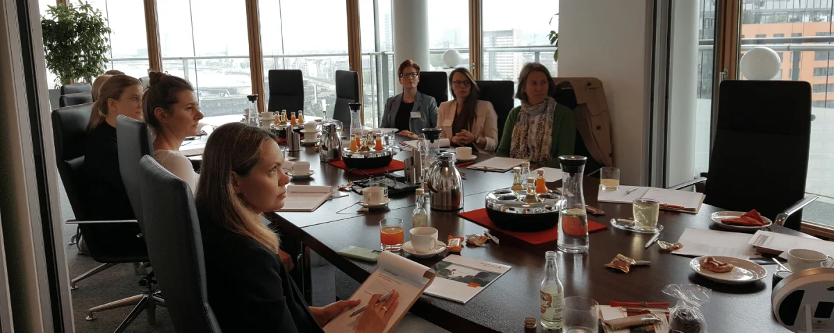 JMK 242: Praxis statt Theorie - Bianca Strobel über das Speakerinnentraining für Juristinnen