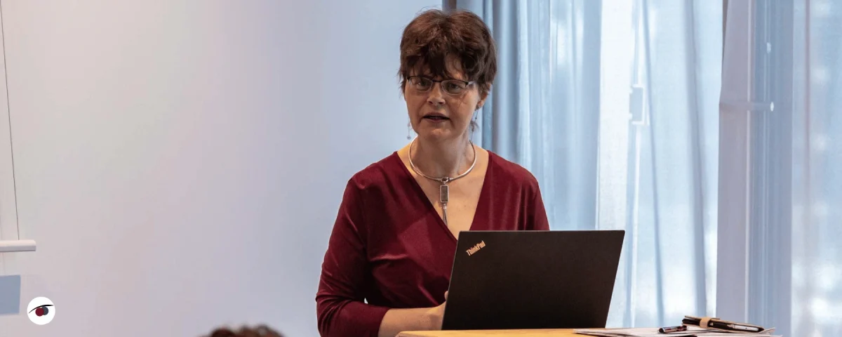 JMK 249 - Selbstbewusst sichtbar statt Zurückhaltung: Die 3 häufigsten Denkfehler im Selbstmarketing – und wie du sie vermeidest