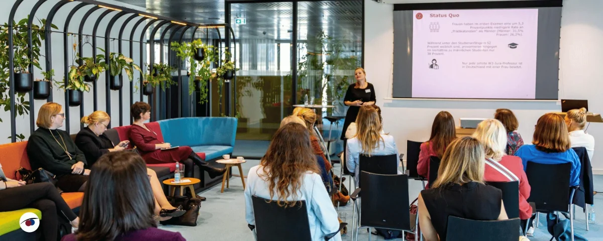 JMK 249 - Selbstbewusst sichtbar statt Zurückhaltung: Die 3 häufigsten Denkfehler im Selbstmarketing – und wie du sie vermeidest