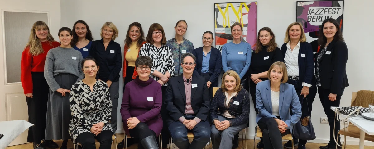 JMK 250 Header Blogbeitrag Partnerin in einer Boutique statt Großkanzlei