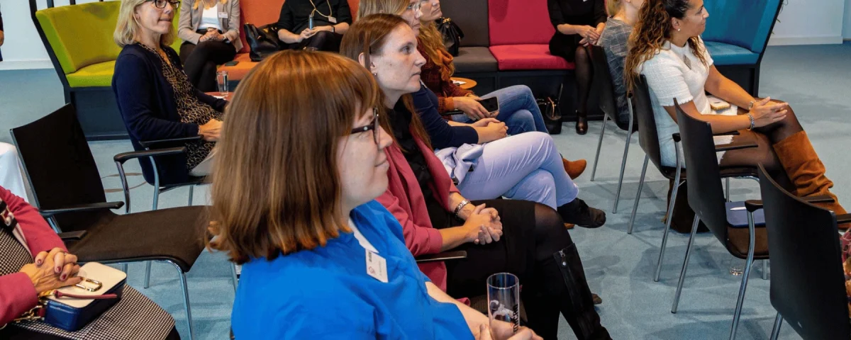 JMK 250 Header Blogbeitrag Partnerin in einer Boutique statt Großkanzlei