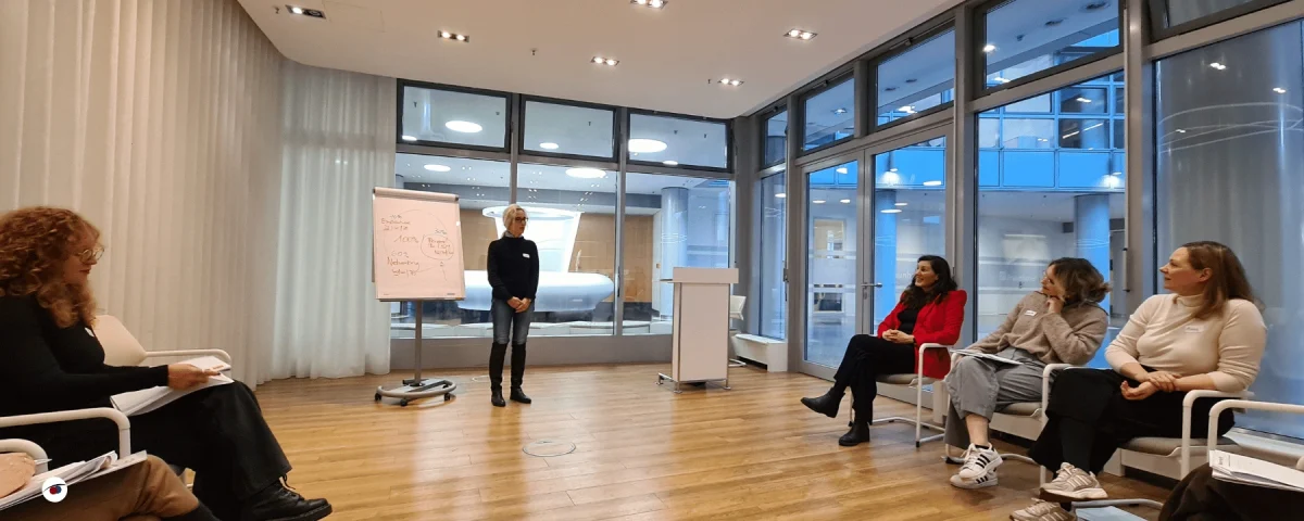 JMK 260: Assoziierte Partnerin durch einen strategischen Pitch: Dr. Anna Leo über das Speakerinnen-Training für Juristinnen und warum sie dieses nach Frankfurt holt